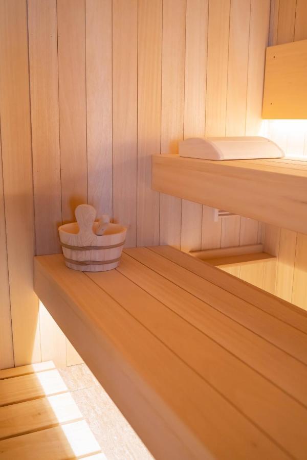 Hanka Relax & Spa เชลเลเนียซ ภายนอก รูปภาพ