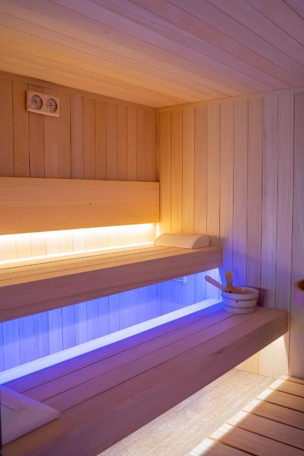 Hanka Relax & Spa เชลเลเนียซ ภายนอก รูปภาพ